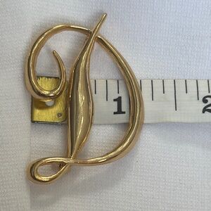 Elegant Gold-Tone Brooch